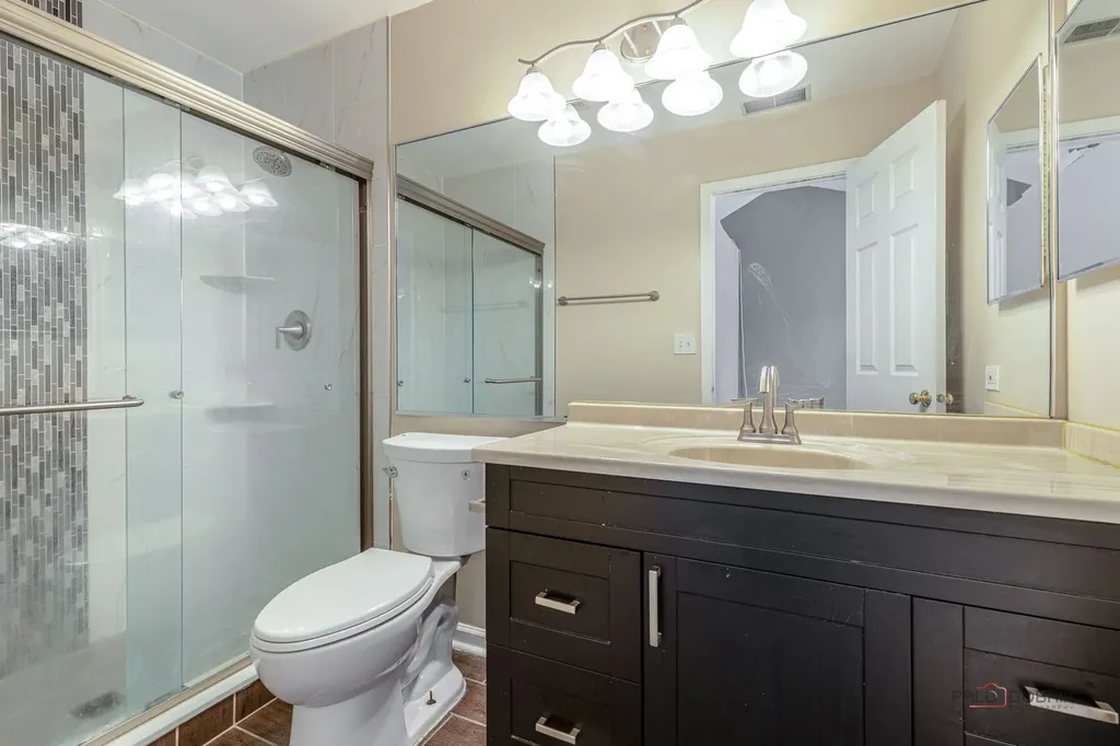 162 Fairfield Lane Carol Stream IL 60188