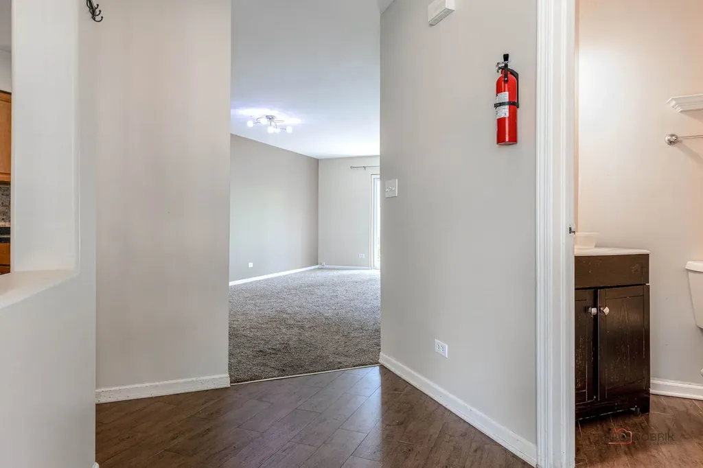 162 Fairfield Lane Carol Stream IL 60188