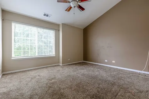 162 Fairfield Lane Carol Stream IL 60188