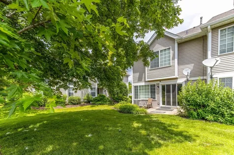 162 Fairfield Lane Carol Stream IL 60188