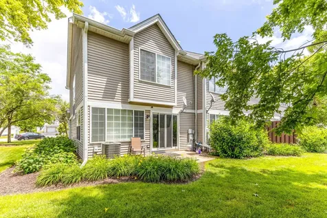 162 Fairfield Lane Carol Stream IL 60188