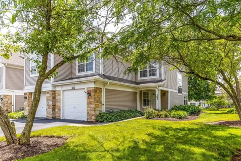 162 Fairfield Lane Carol Stream IL 60188
