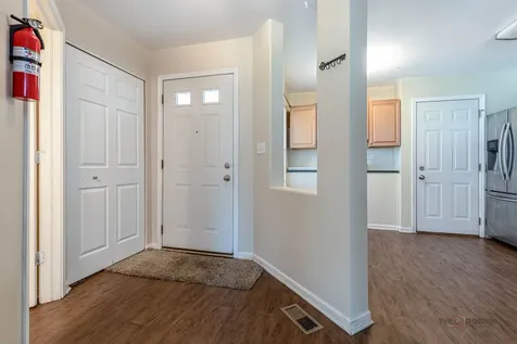 162 Fairfield Lane Carol Stream IL 60188