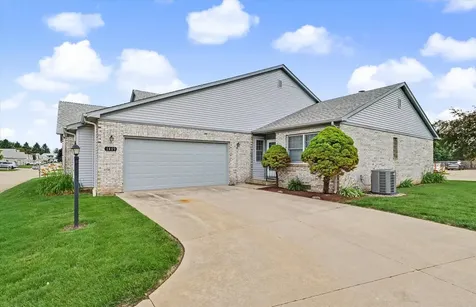 1409 Quail Run Drive Savoy IL 61874