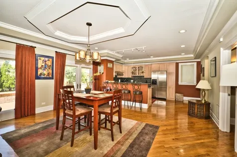 5044 Coyle Avenue Skokie IL 60077