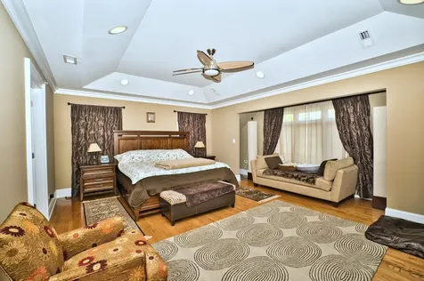 5044 Coyle Avenue Skokie IL 60077