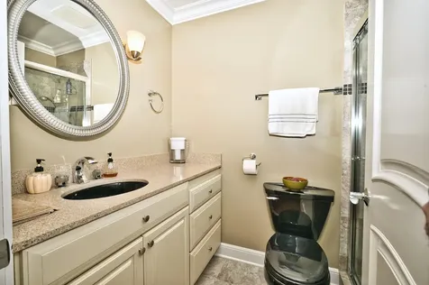 5044 Coyle Avenue Skokie IL 60077