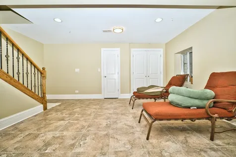 5044 Coyle Avenue Skokie IL 60077