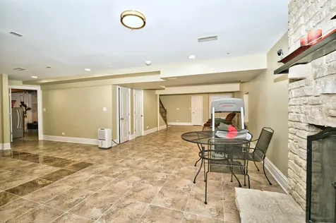 5044 Coyle Avenue Skokie IL 60077