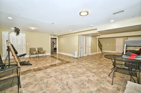 5044 Coyle Avenue Skokie IL 60077