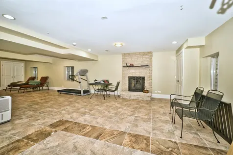 5044 Coyle Avenue Skokie IL 60077