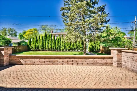 5044 Coyle Avenue Skokie IL 60077