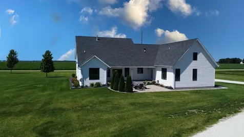1770 East 1700 North Road Watseka IL 60970
