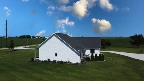 1770 East 1700 North Road Watseka IL 60970