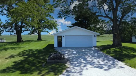 1770 East 1700 North Road Watseka IL 60970