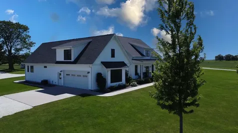 1770 East 1700 North Road Watseka IL 60970