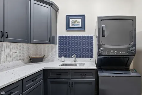 1933 West Potomac Avenue Chicago IL 60622