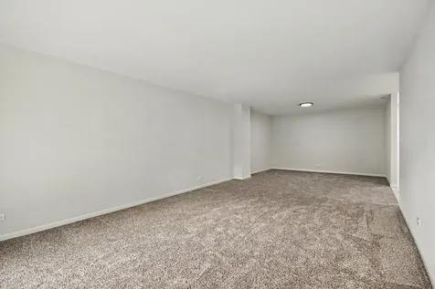 6935 North Milwaukee Avenue Niles IL 60714