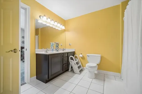 9040 Falcon Greens Drive Crystal Lake IL 60014