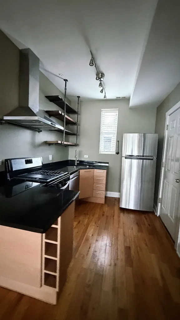 4655 North Spaulding Avenue Chicago IL 60625