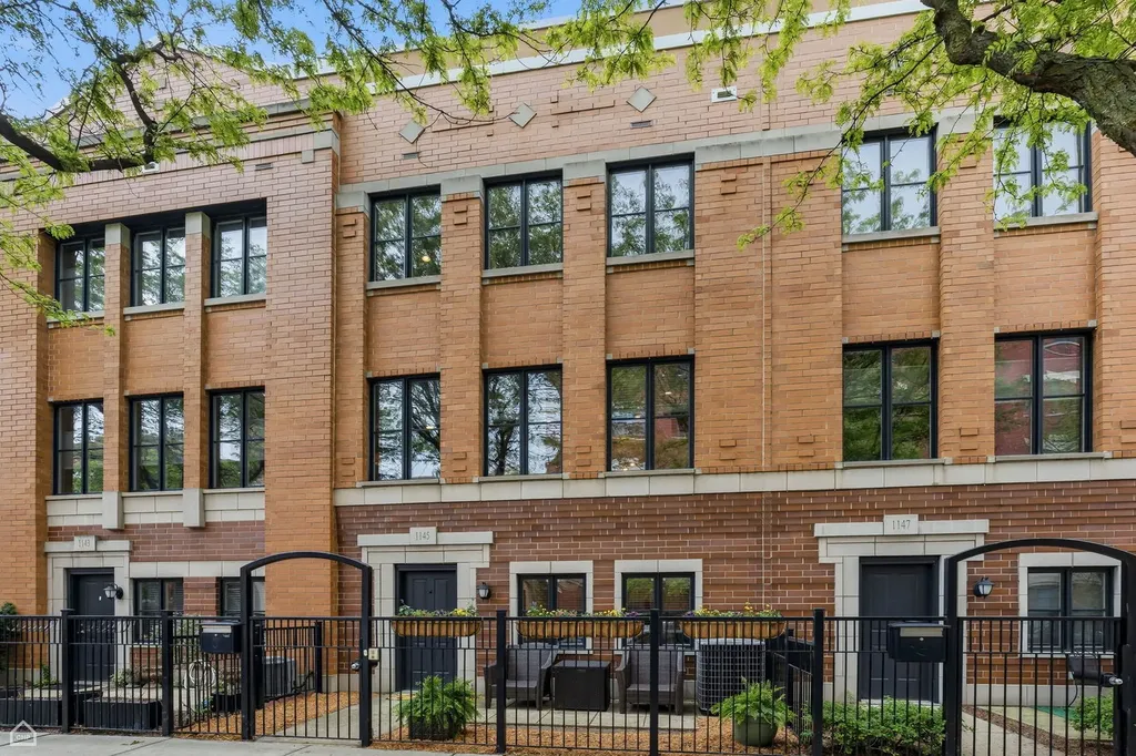 1145 West Monroe Street Chicago IL 60607