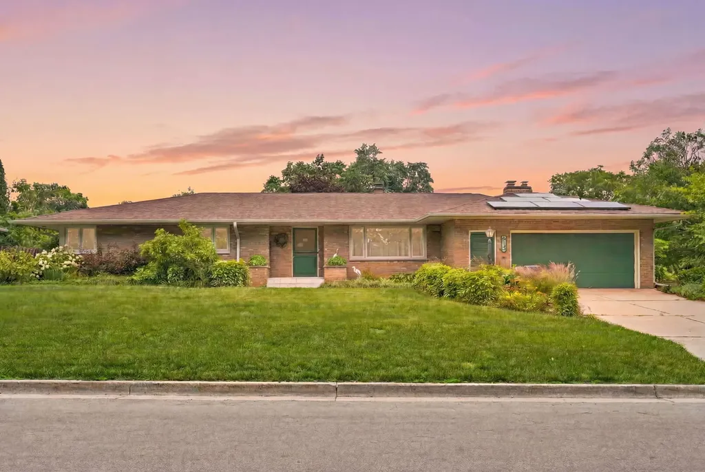 525 E High Street Sycamore IL 60178