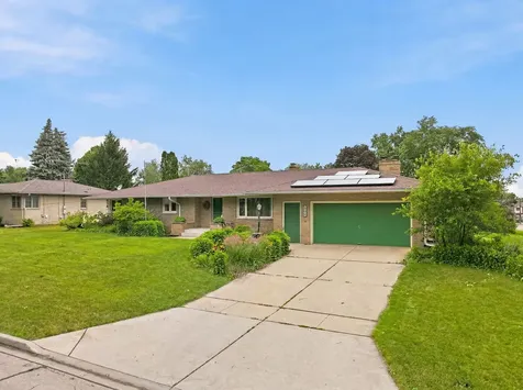 525 E High Street Sycamore IL 60178