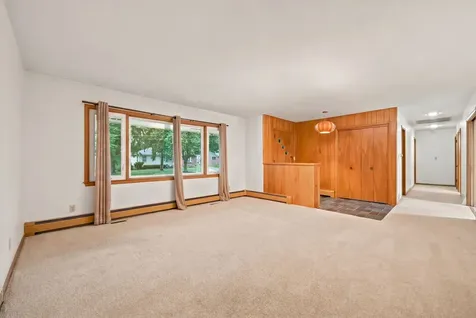 525 E High Street Sycamore IL 60178