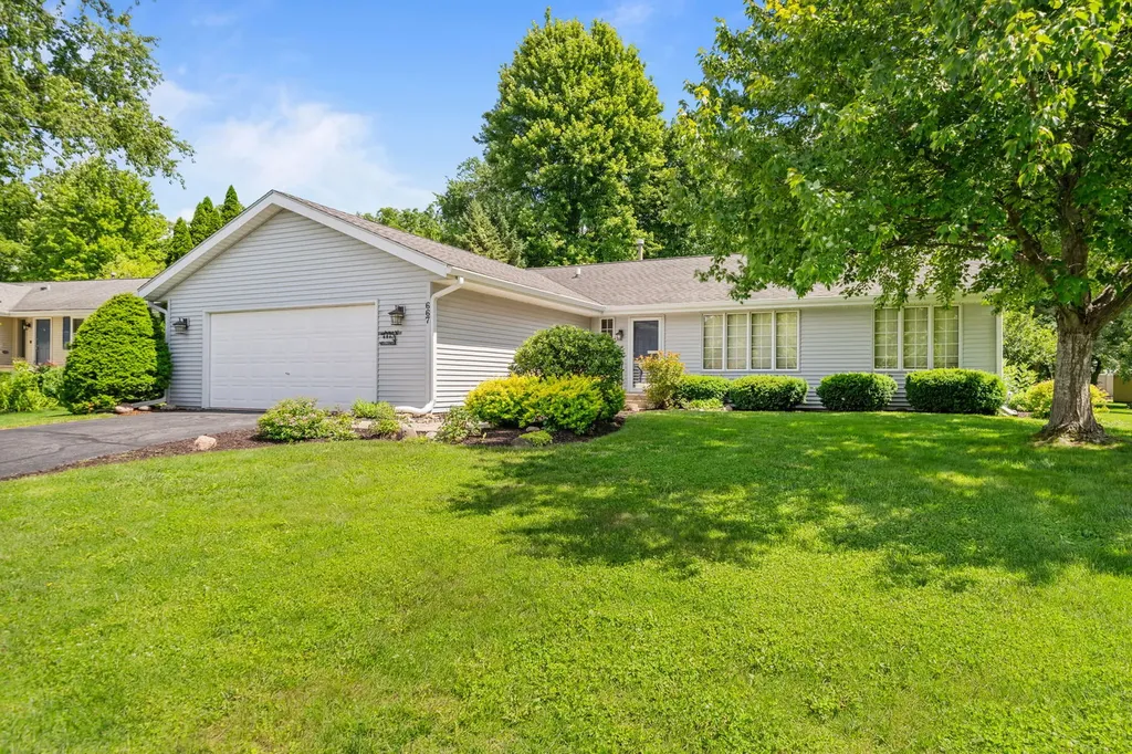 667 Westport Drive Rockton IL 61072
