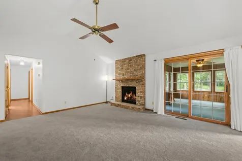 667 Westport Drive Rockton IL 61072