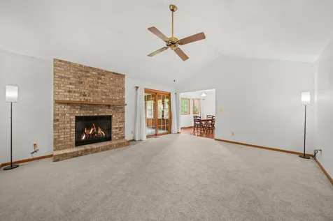 667 Westport Drive Rockton IL 61072