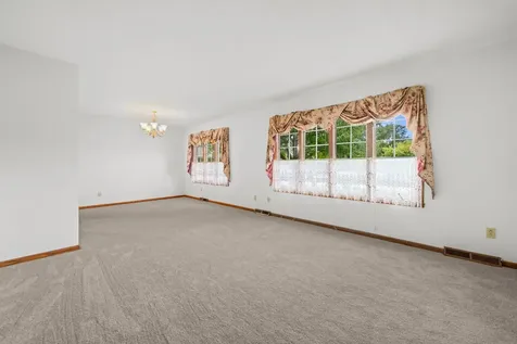 667 Westport Drive Rockton IL 61072