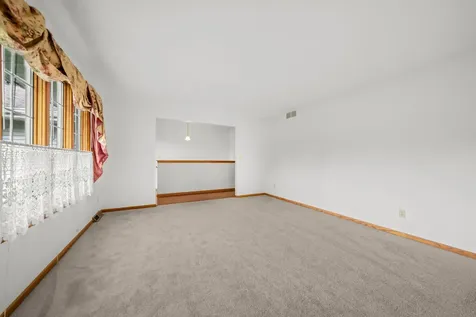 667 Westport Drive Rockton IL 61072
