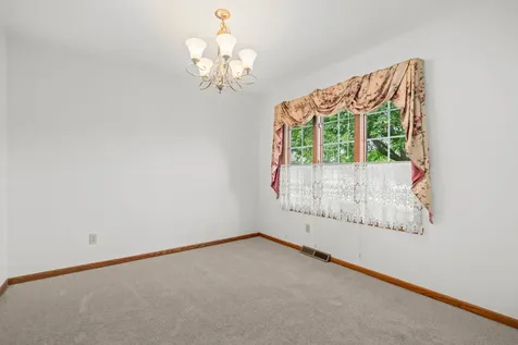 667 Westport Drive Rockton IL 61072