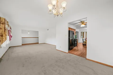 667 Westport Drive Rockton IL 61072