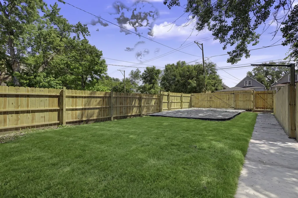 6619 South Aberdeen Street Chicago IL 60621