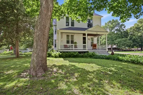295 North Pritchett Street Niantic IL 62551