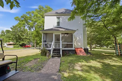 295 North Pritchett Street Niantic IL 62551