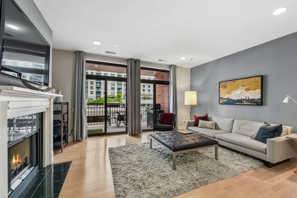 33 West Huron Street Chicago IL 60654
