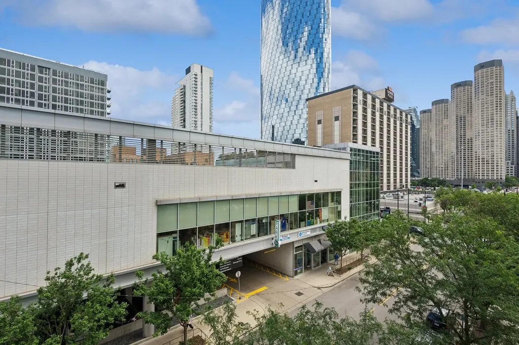 123 South Green Street Chicago IL 60607