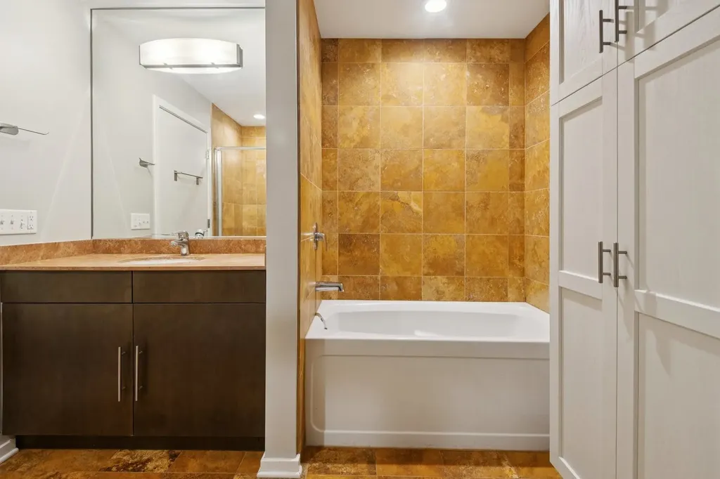 123 South Green Street Chicago IL 60607