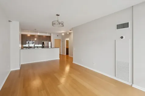 123 South Green Street Chicago IL 60607