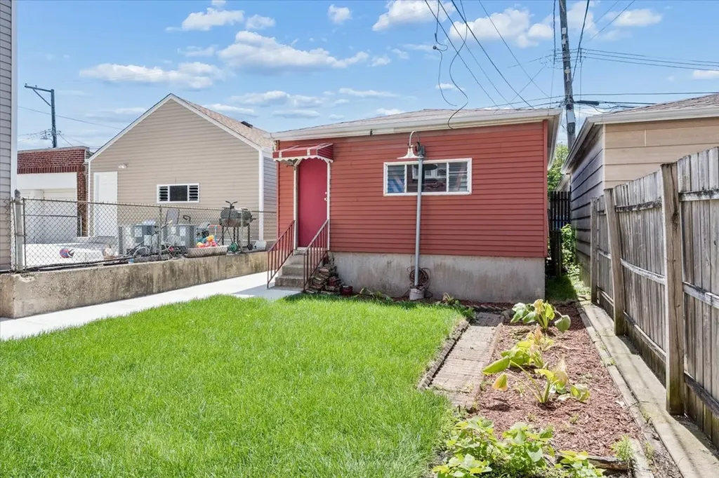 2946 South Loomis Street Chicago IL 60608