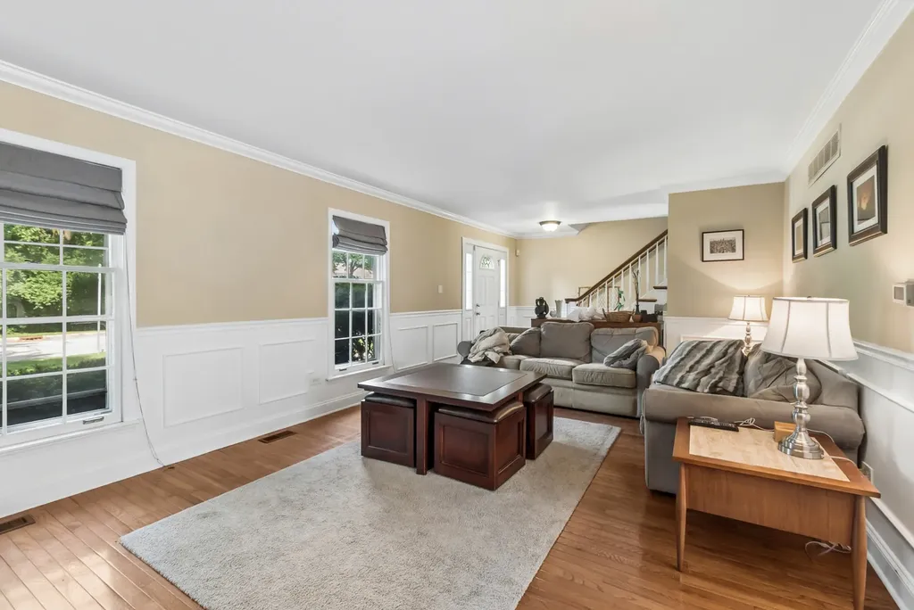 3933 Cumnor Road Downers Grove IL 60515