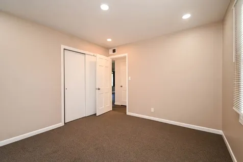 127 South Hawthorne Boulevard Mundelein IL 60060