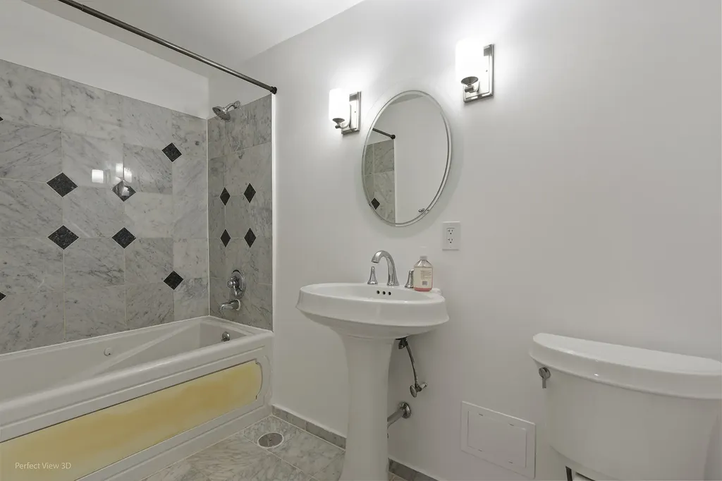 5740 North Sheridan Road Chicago IL 60660