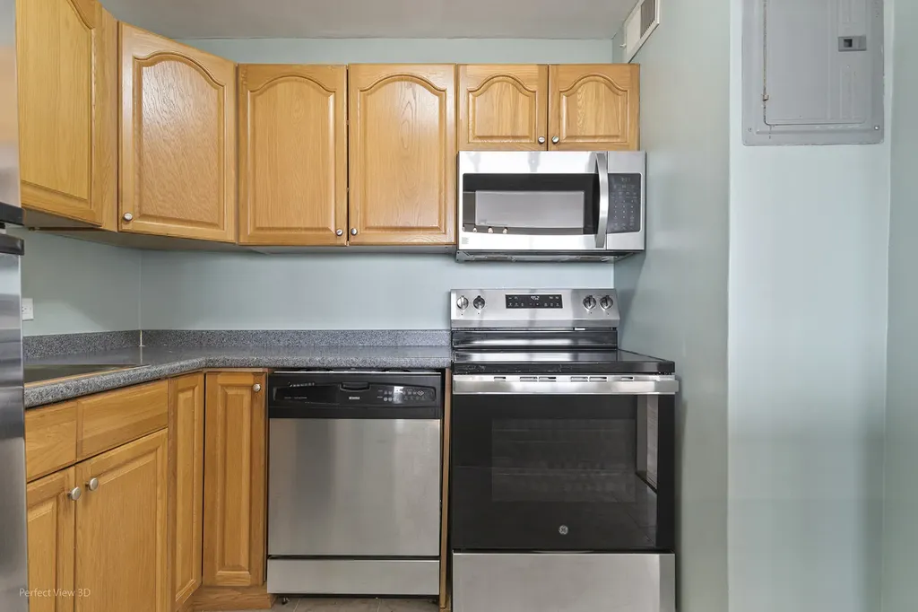 5740 North Sheridan Road Chicago IL 60660