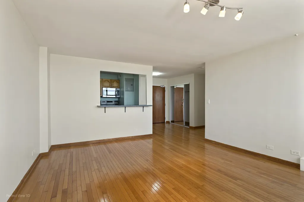 5740 North Sheridan Road Chicago IL 60660