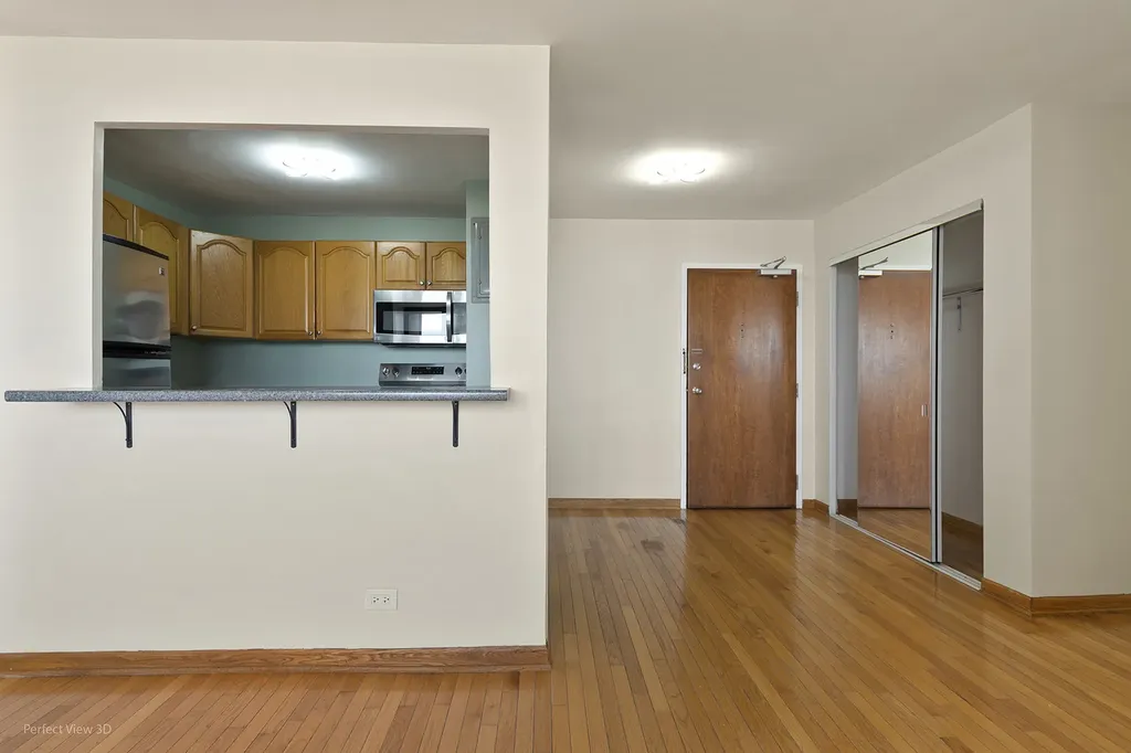 5740 North Sheridan Road Chicago IL 60660