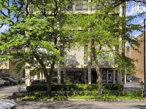 5740 North Sheridan Road Chicago IL 60660